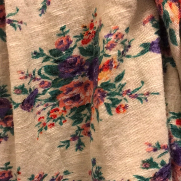 Floral Flowy Top - Picture 5 of 7